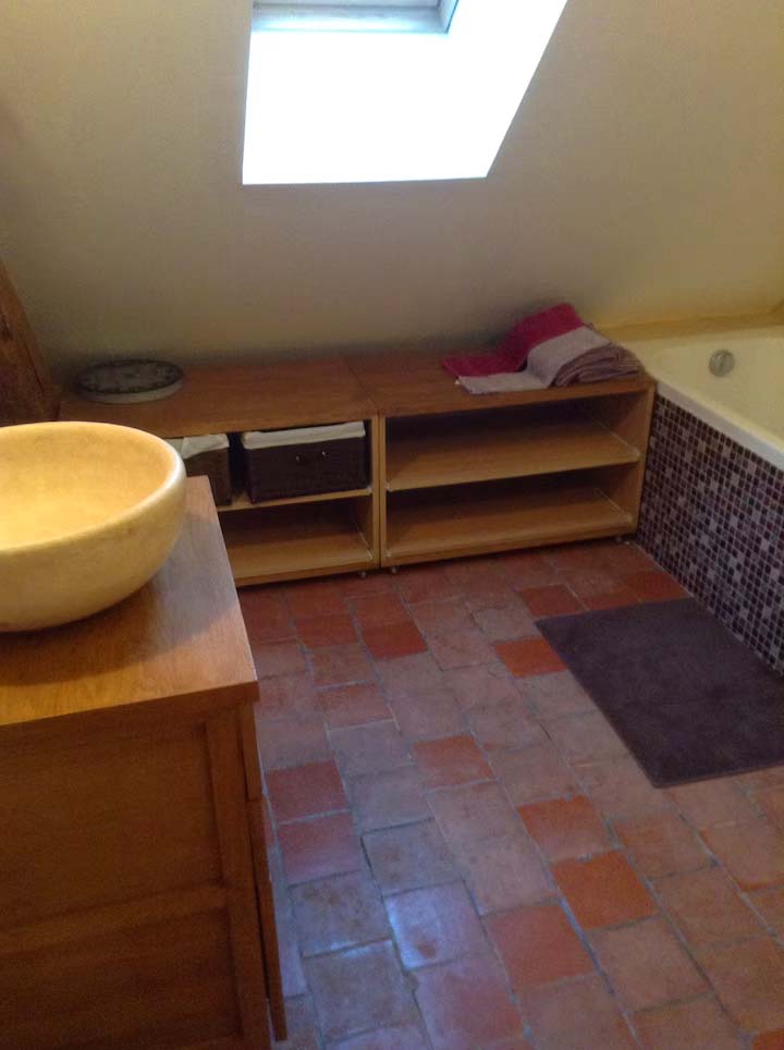 Salle de bain partagée de la Chambre Pinocchio